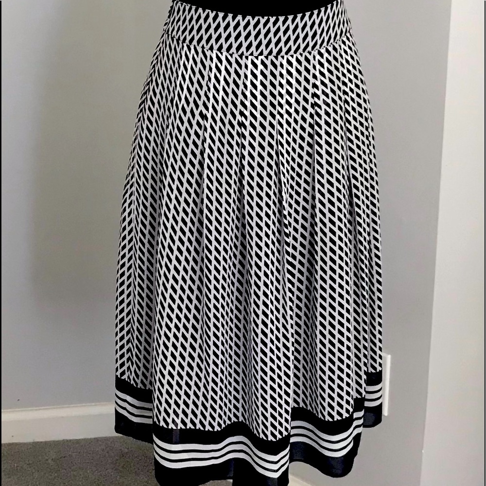 Talbots Black & White Geometric Print Skirt